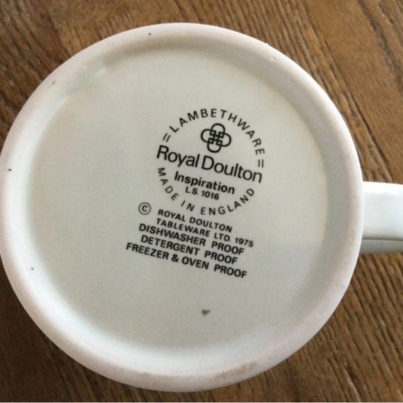 Vintage Royal Doulton Inspiration Lambethware Cream Covered Sugar Blue Flowers - Picture 2 of 4